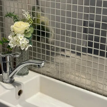 A 2 Minutes De Lafayette باريس