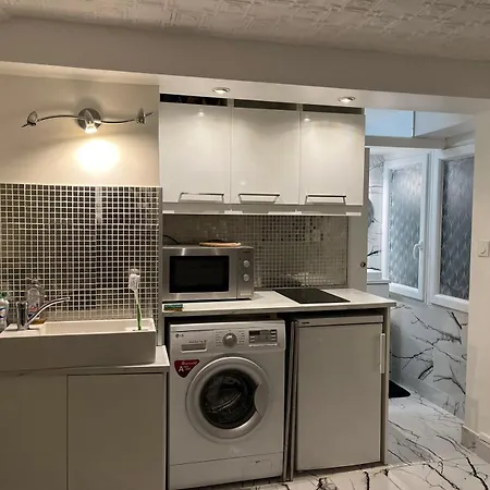 A 2 Minutes De Lafayette *